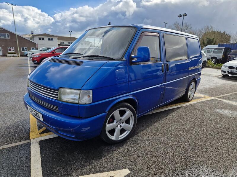 VOLKSWAGEN TRANSPORTER