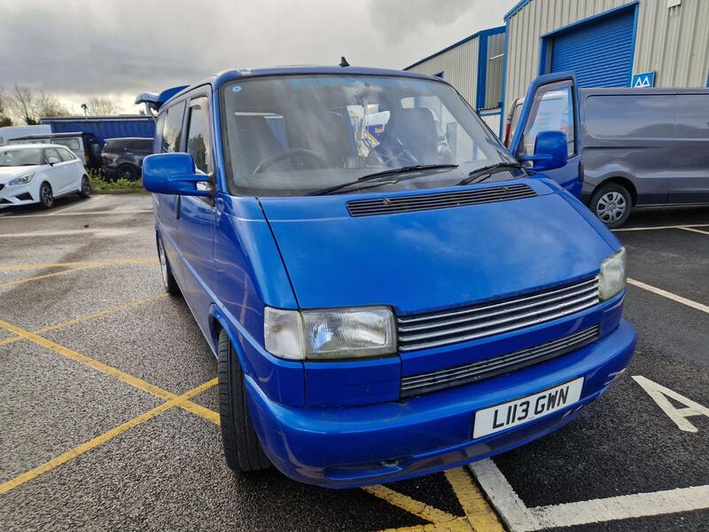 VOLKSWAGEN TRANSPORTER