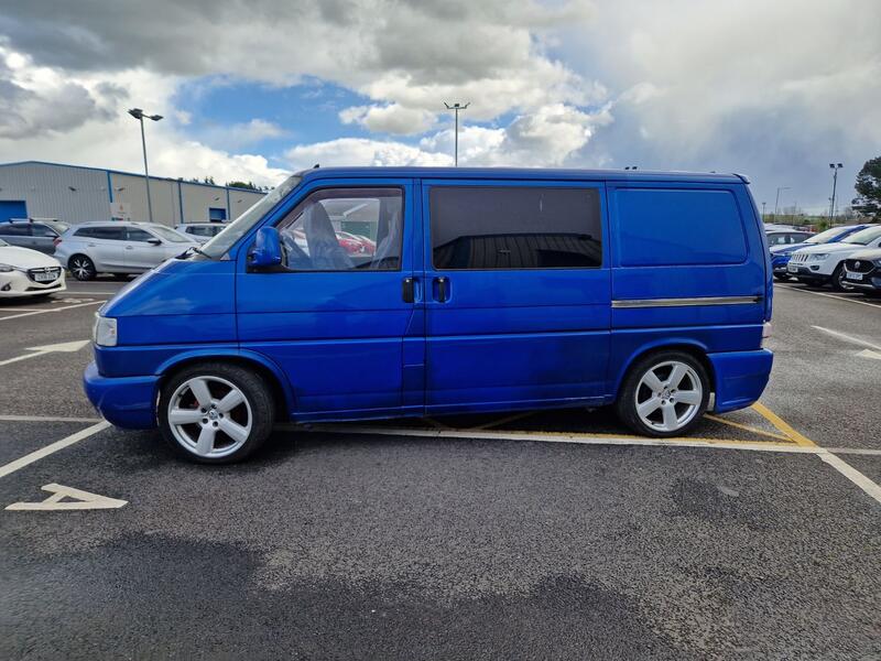 VOLKSWAGEN TRANSPORTER