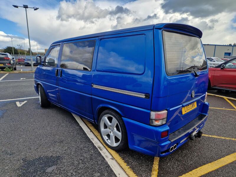 VOLKSWAGEN TRANSPORTER