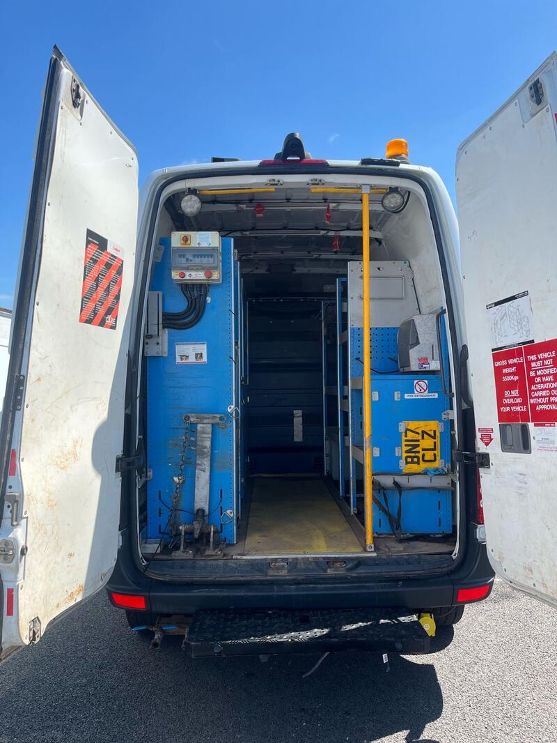 MERCEDES-BENZ SPRINTER
