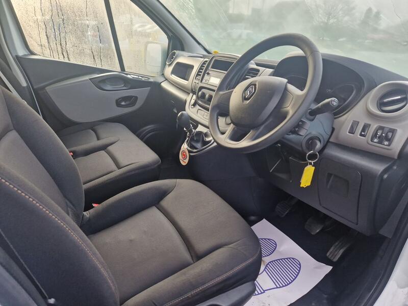 RENAULT TRAFIC