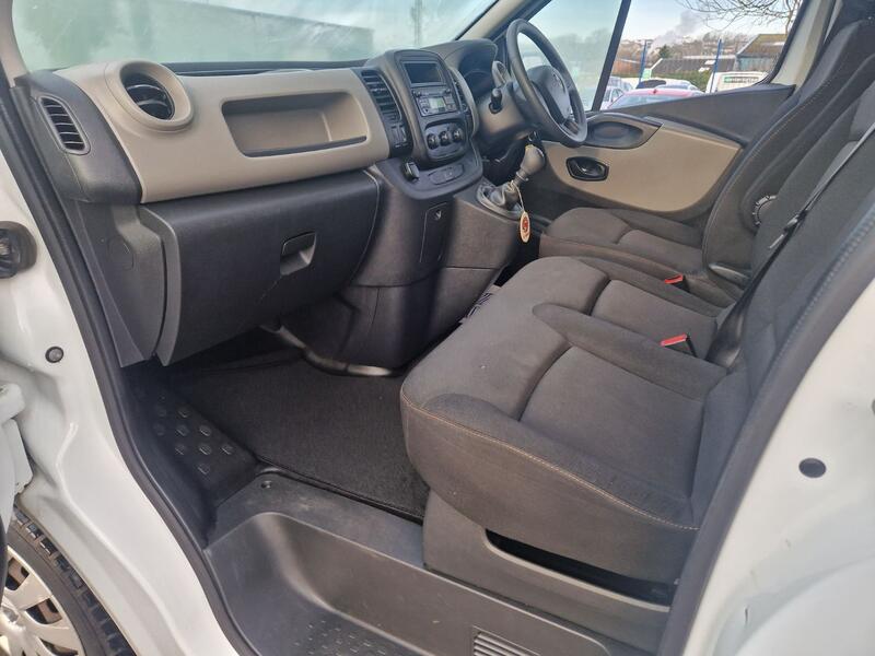 RENAULT TRAFIC