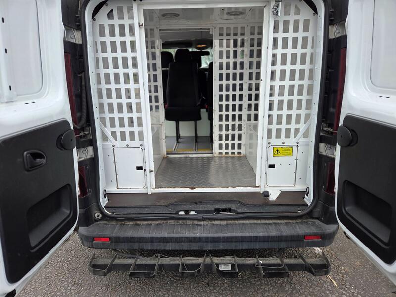 VAUXHALL VIVARO
