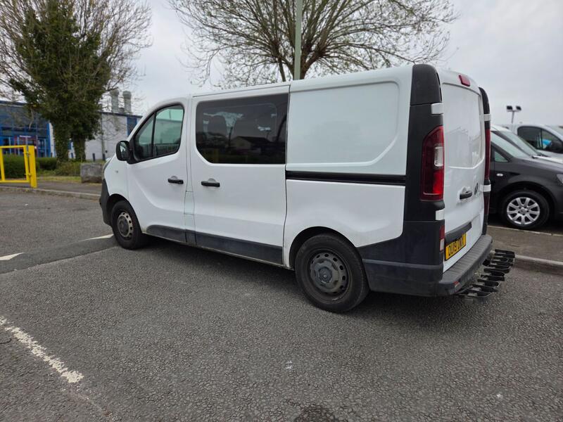 VAUXHALL VIVARO