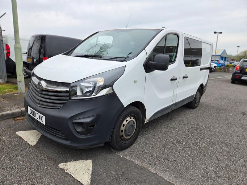 VAUXHALL VIVARO