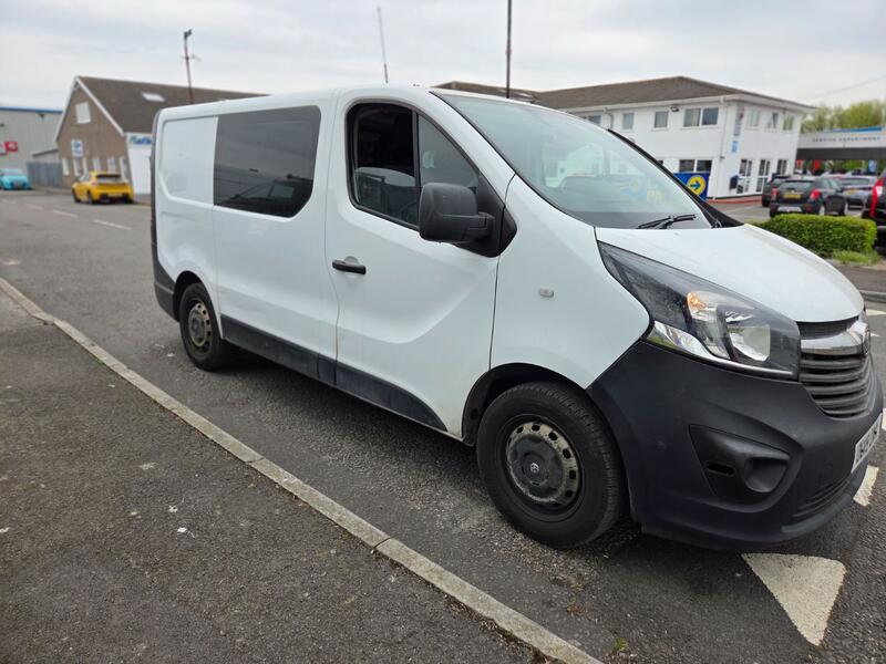 VAUXHALL VIVARO