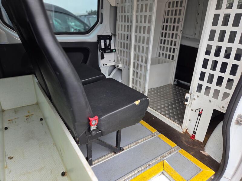 VAUXHALL VIVARO