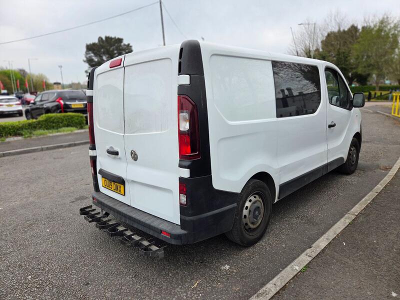 VAUXHALL VIVARO