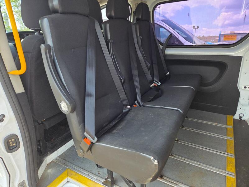 VAUXHALL VIVARO