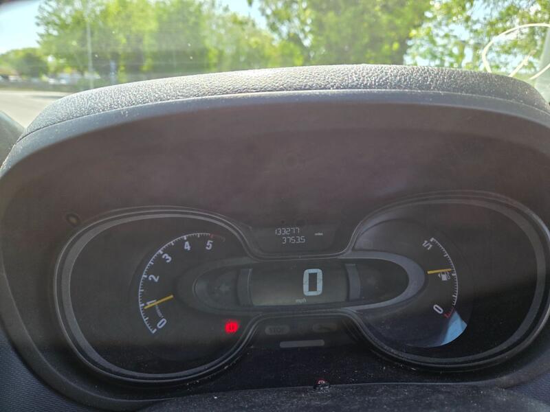 VAUXHALL VIVARO