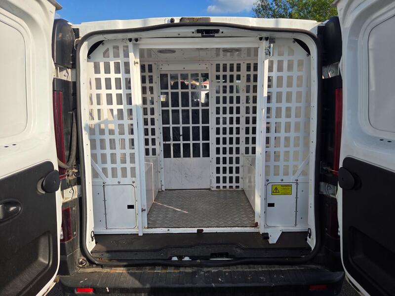 VAUXHALL VIVARO