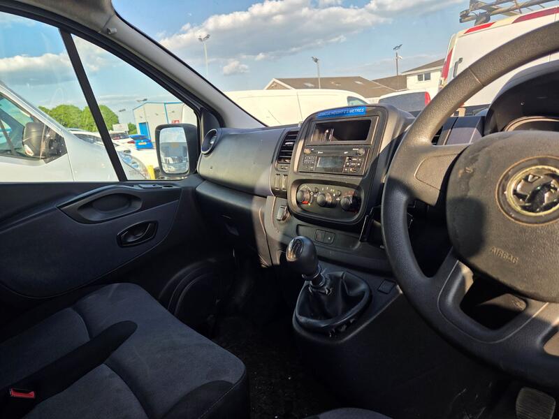 VAUXHALL VIVARO