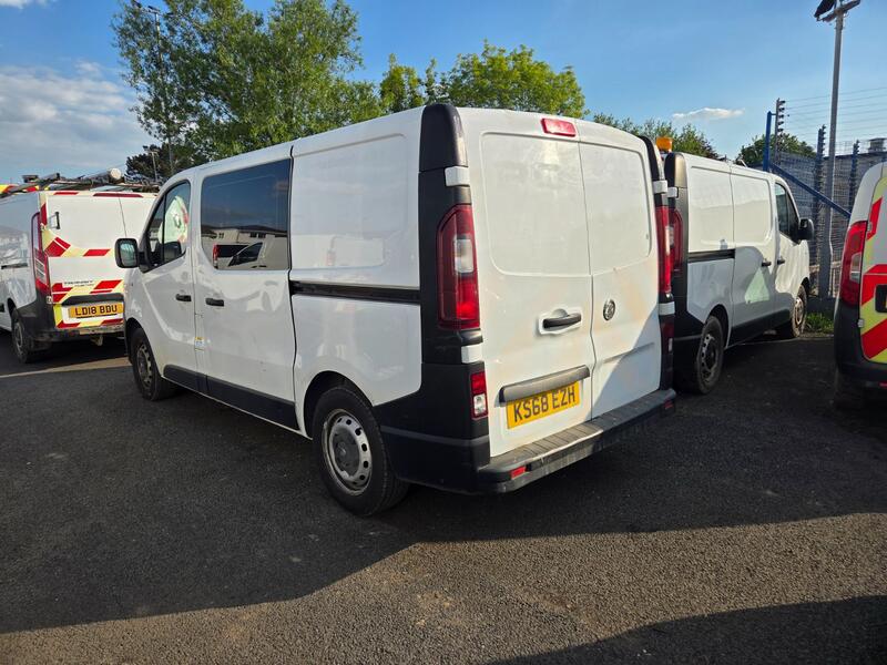 VAUXHALL VIVARO