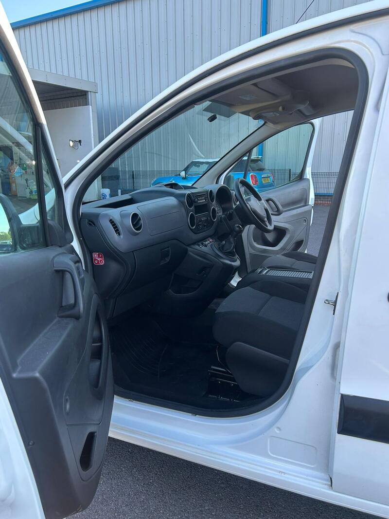 PEUGEOT PARTNER