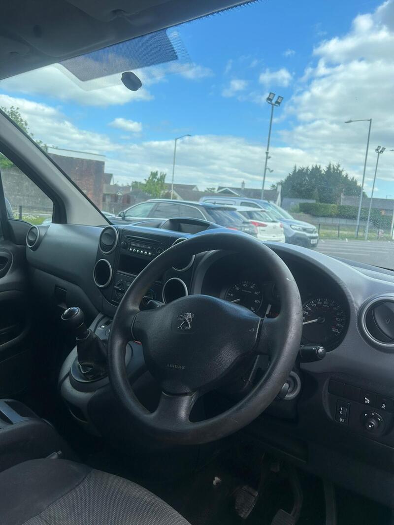 PEUGEOT PARTNER