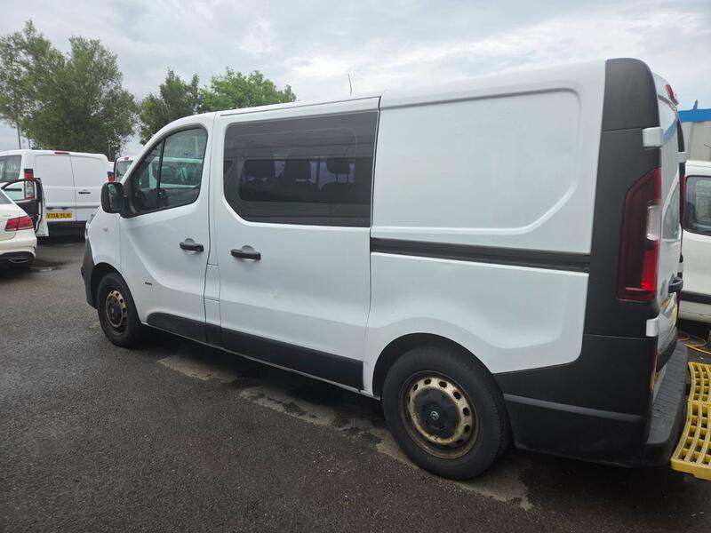 VAUXHALL VIVARO