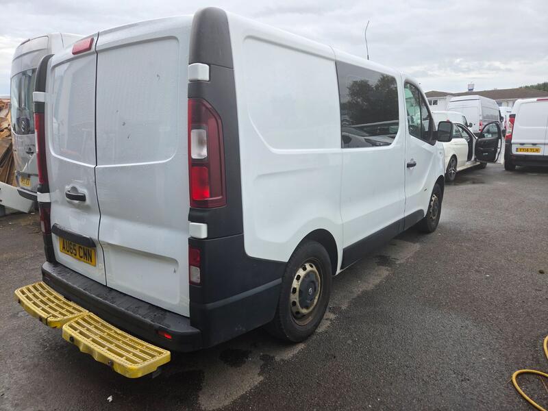 VAUXHALL VIVARO