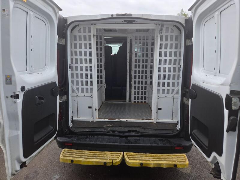 VAUXHALL VIVARO