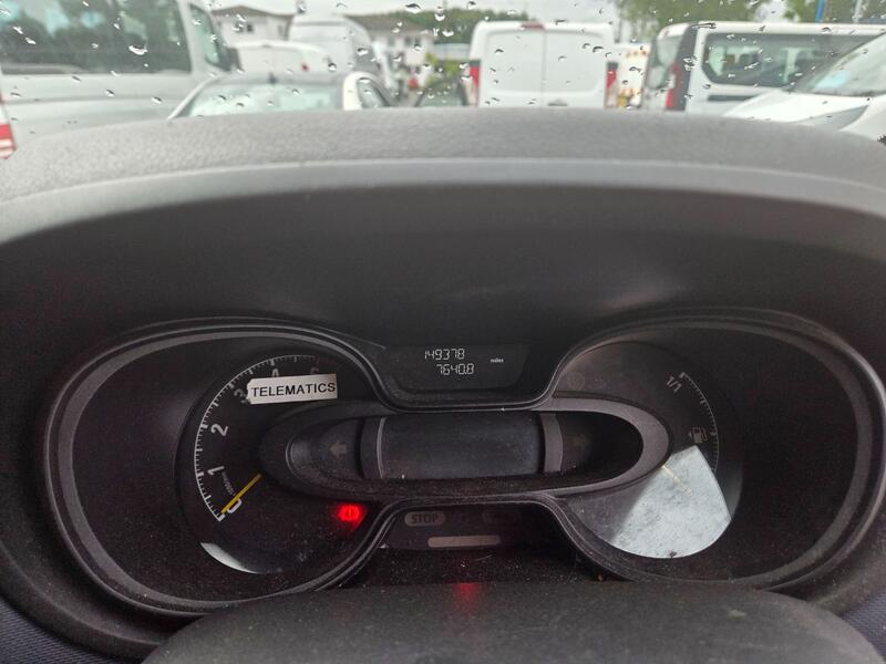 VAUXHALL VIVARO