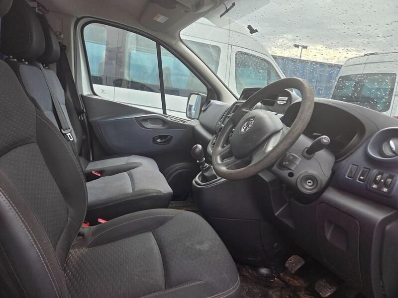 VAUXHALL VIVARO