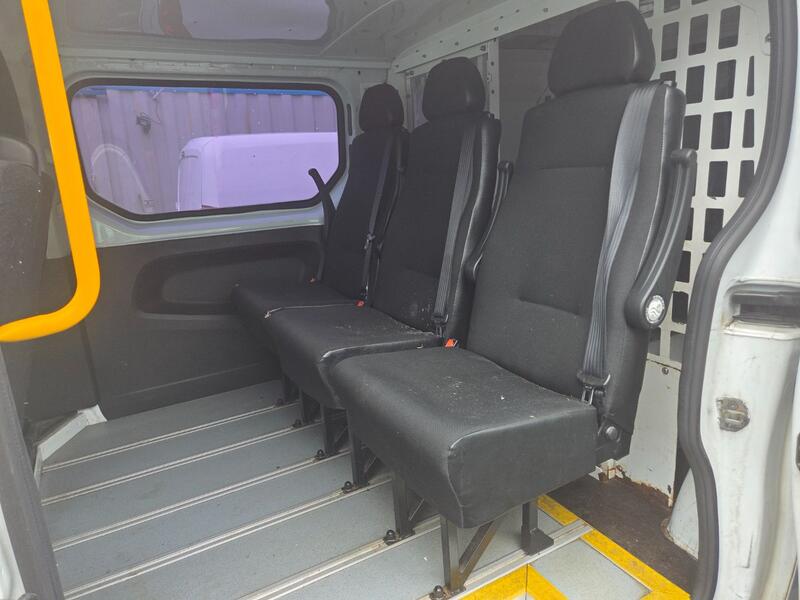 VAUXHALL VIVARO