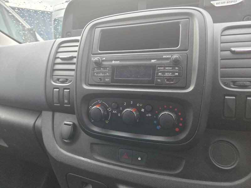 VAUXHALL VIVARO