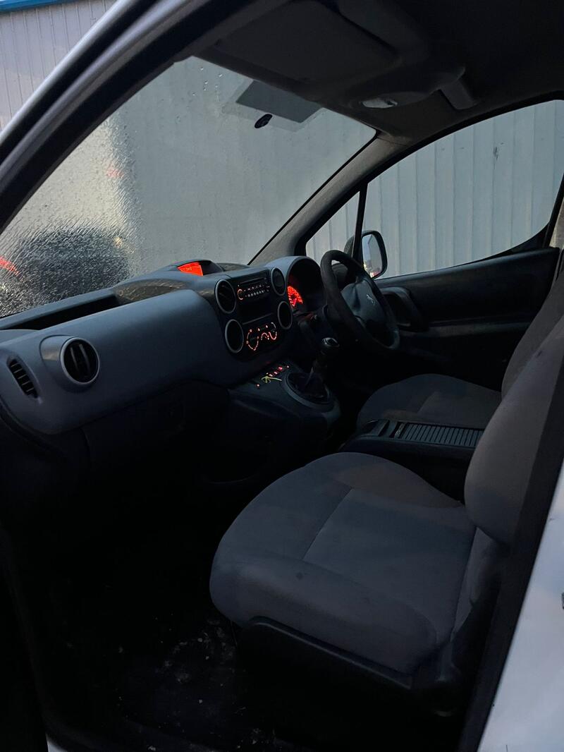 PEUGEOT PARTNER